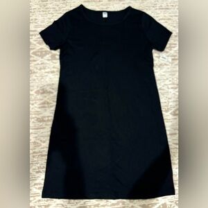 Old Navy Black Fitted Dress! Medium